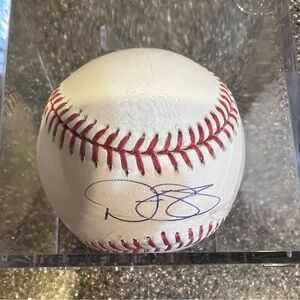 Nate Schierholtz Signed Baseball w/ certificate of authenticity -Chicago Cubs.